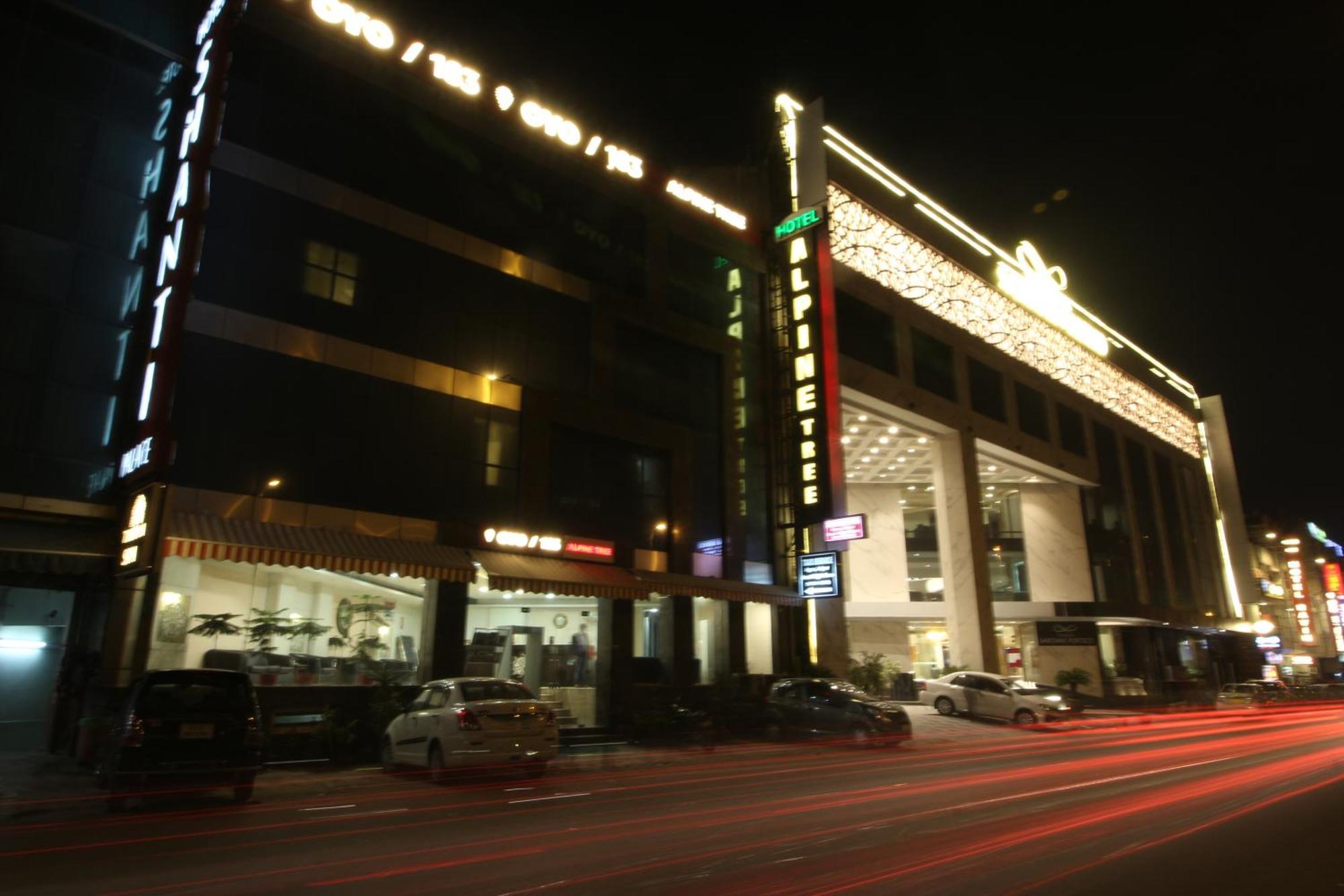 โรงแรมโอโป อัลไพน์ ทรี นิวเดลี ภายนอก รูปภาพ